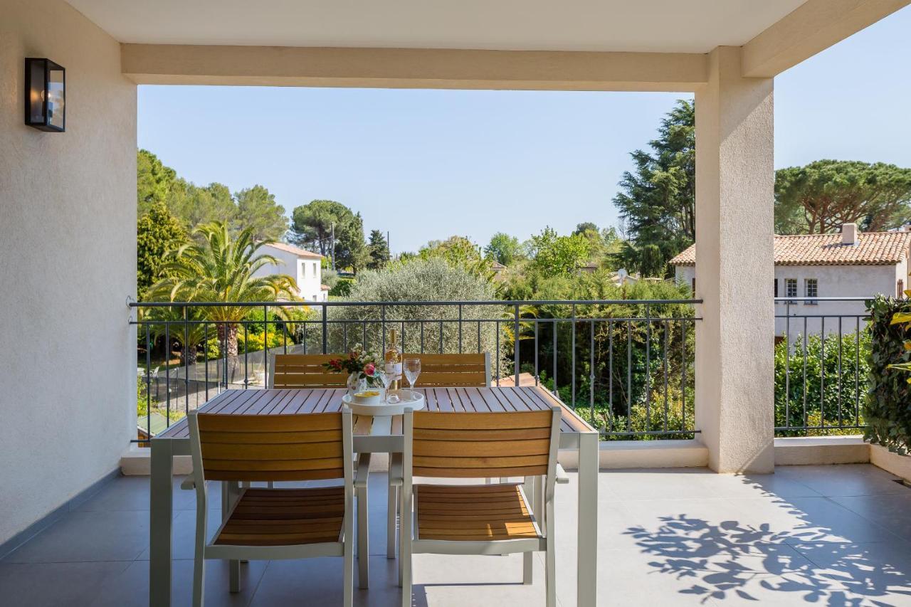 Luxurious And Spacious Apartment In The Heart Of The Cote D'Azur Roquefort-les-Pins Exterior photo