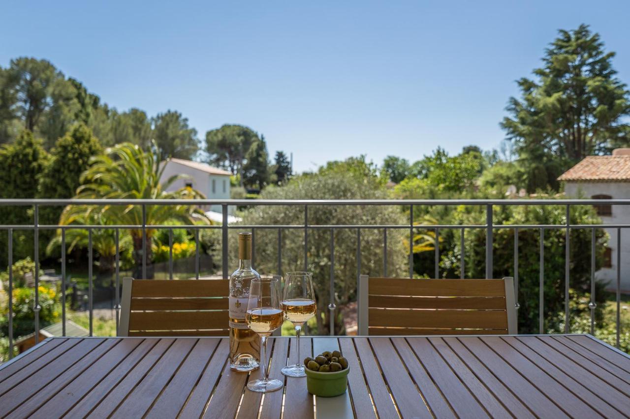 Luxurious And Spacious Apartment In The Heart Of The Cote D'Azur Roquefort-les-Pins Exterior photo