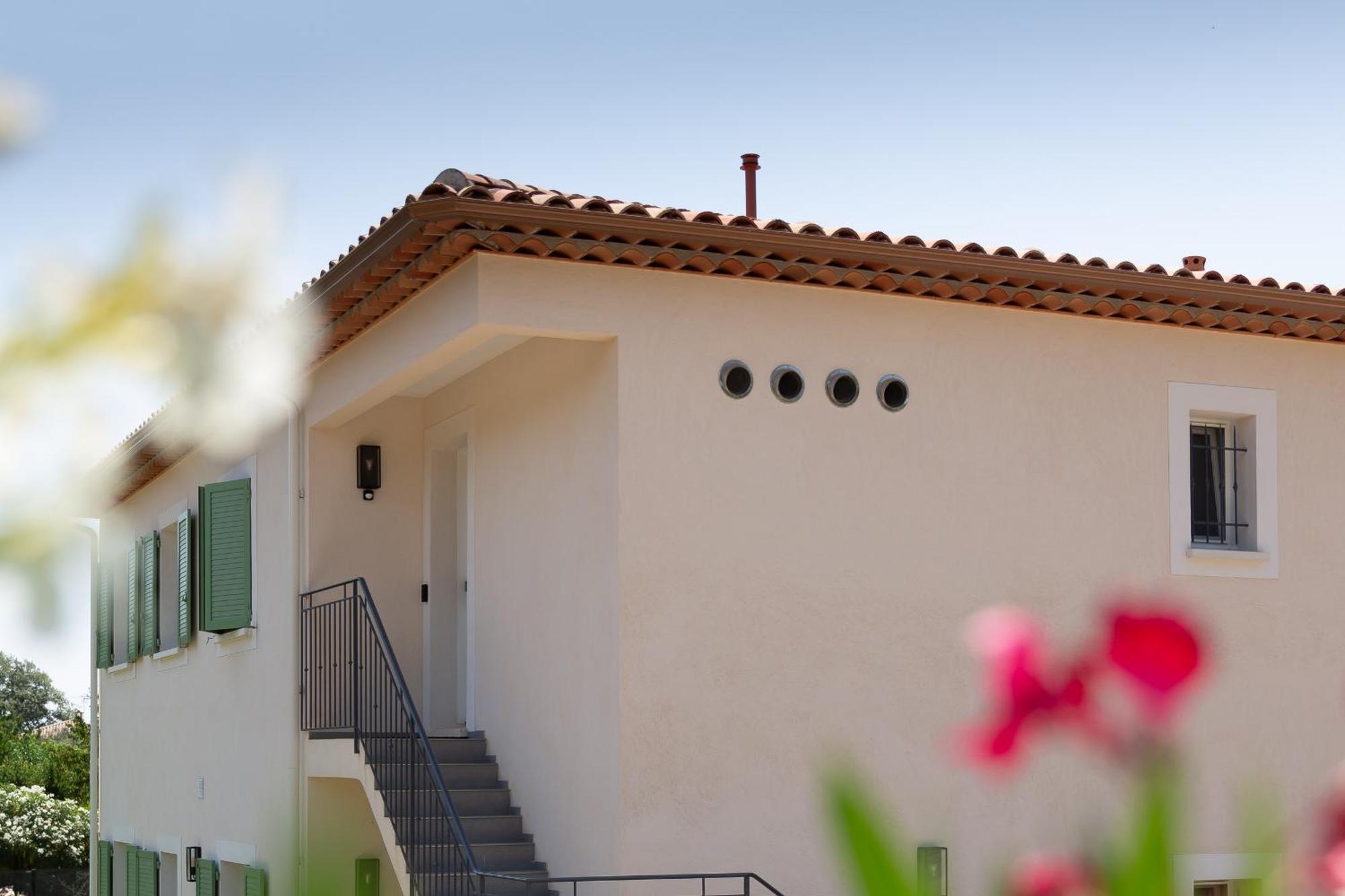 Luxurious And Spacious Apartment In The Heart Of The Cote D'Azur Roquefort-les-Pins Exterior photo